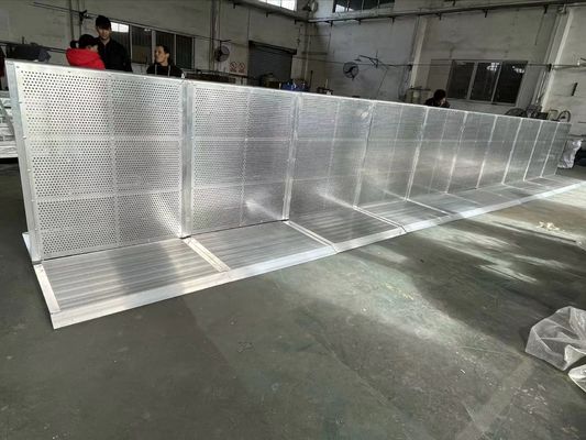 Durable And Crowd Control Barrier For Indoor And Outdoor Events